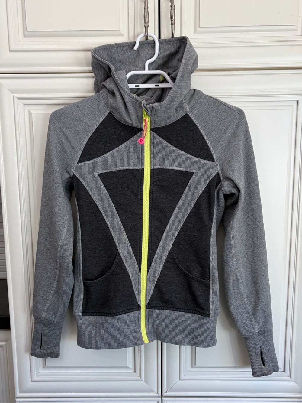 Ivivva by Lululemon girl’s full zip hoodie